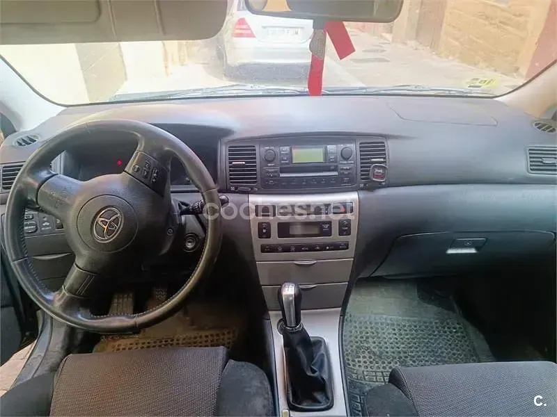 Usado Toyota Corolla Luna 116 CV (85 kW) 2007 Gris / plata Berlina