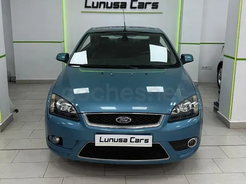 Usado Ford Focus Cabriolet Titanium 136 CV (100 kW) 2007 Azul Descapotable