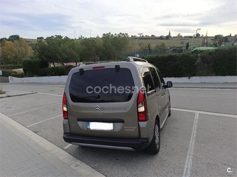 Usado Citroën Berlingo XTR 100 CV (73 kW) 2015 Marrón Monovolumen