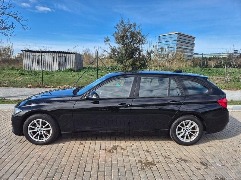 Usado BMW 318 Advantage 150 CV (110 kW) 2017 Negro Familiar