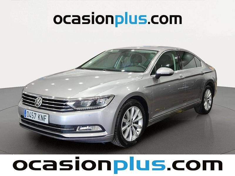 Usado VW Passat Advance 150 HP (110 kW) 2018 Cinzento Sedan