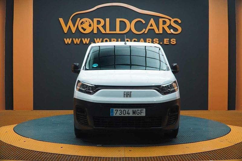 Usado Fiat Doblò 102 CV (75 kW) 2023 Blanco Monovolumen