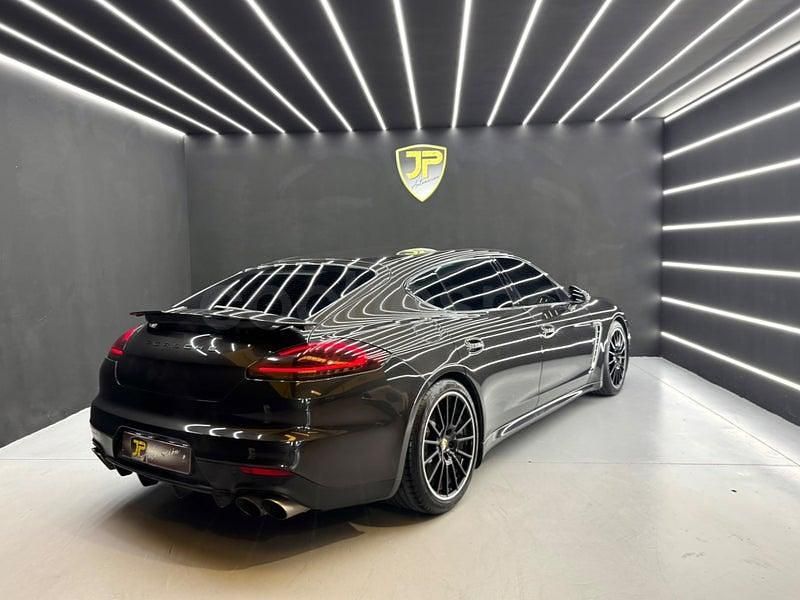Usado Porsche Panamera Turbo S Executive 570 CV (419 kW) 2014 Negro Berlina