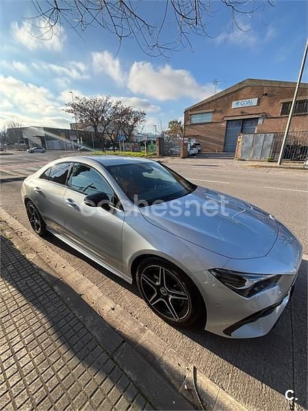 Usado Mercedes CLA200 163 CV (119 kW) 2024 Gris / plata Berlina
