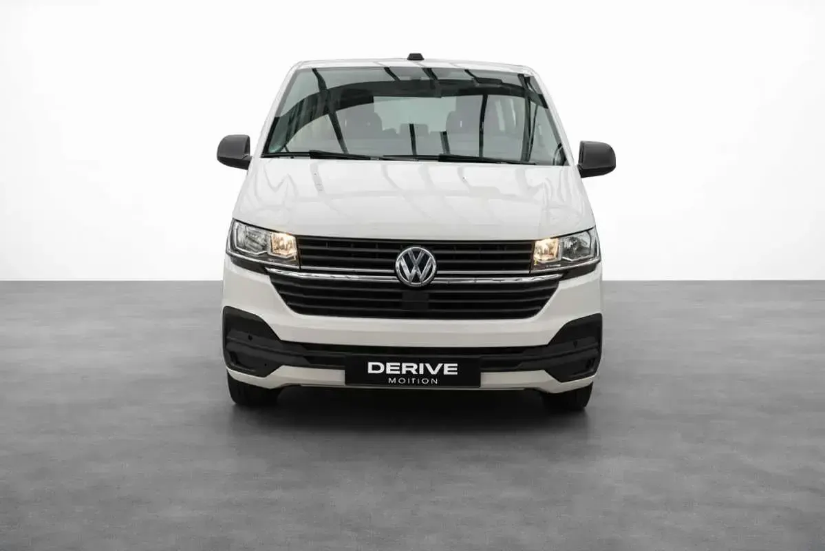 Käytetty VW Multivan 150 HP (110 kW) 2022 Valkoinen Tila-auto