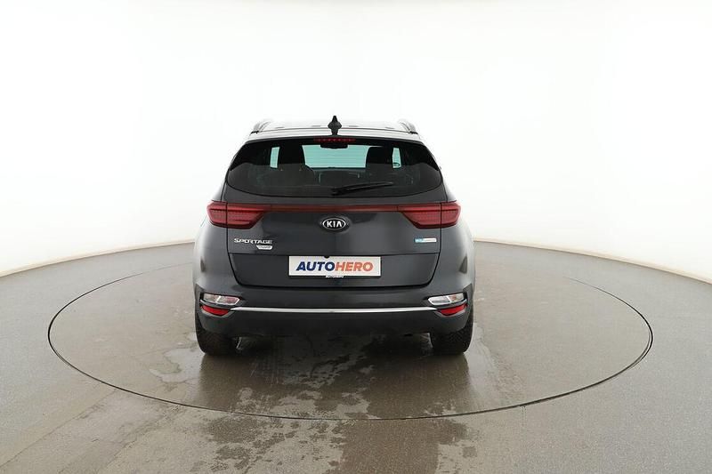 Usado Kia Sportage Plus 136 CV (100 kW) 2021 Gris SUV
