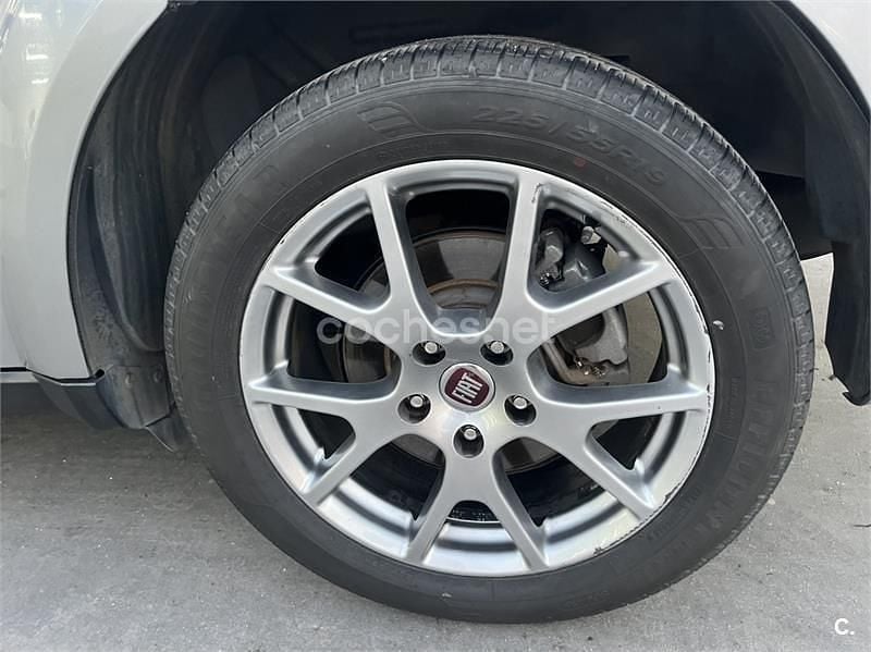 Usado Fiat Freemont Lounge 170 CV (125 kW) 2015 Gris / plata SUV