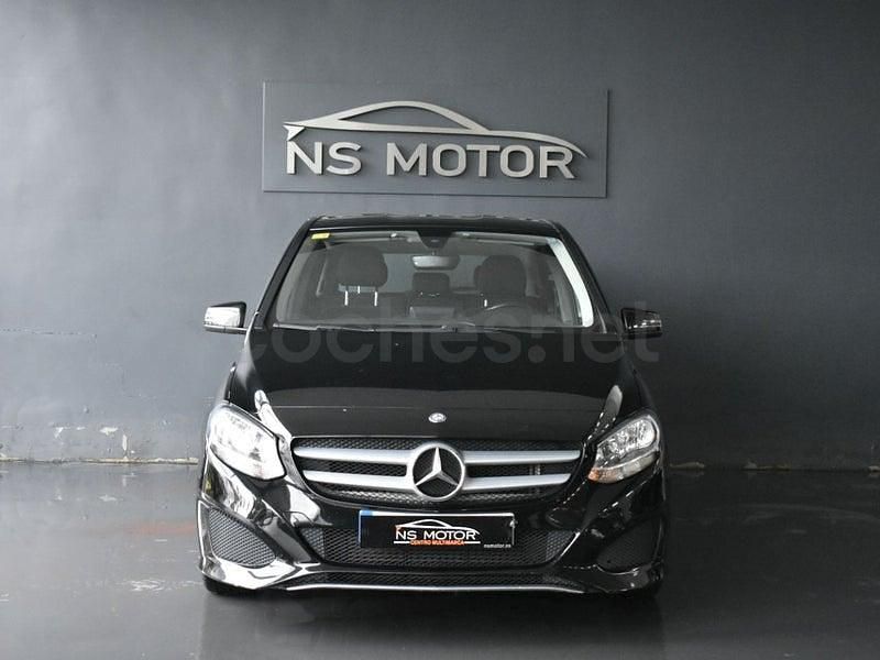 Usado Mercedes B180 109 CV (80 kW) 2015 Negro Utilitario