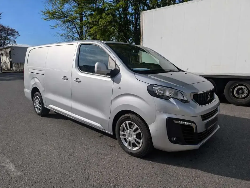 Usado Peugeot Expert S 179 CV (131 kW) 2019 Gris Van