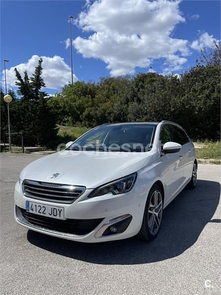 Blanco Usado 2015 Peugeot 308 GT-line Familiar | 8450 € (Precio justo) - Imagen 1/4