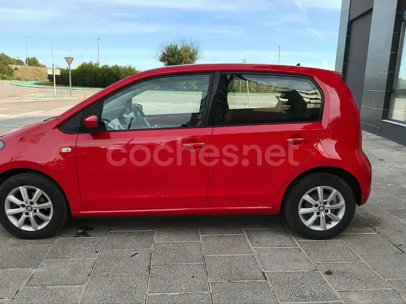 Usado Seat Mii Chic 75 CV (55 kW) 2017 Rojo Utilitario