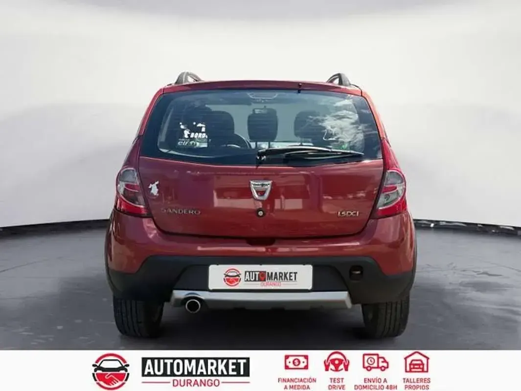 Usado Dacia Sandero Lauréate 88 CV (64 kW) 2012 Burdeos Utilitario