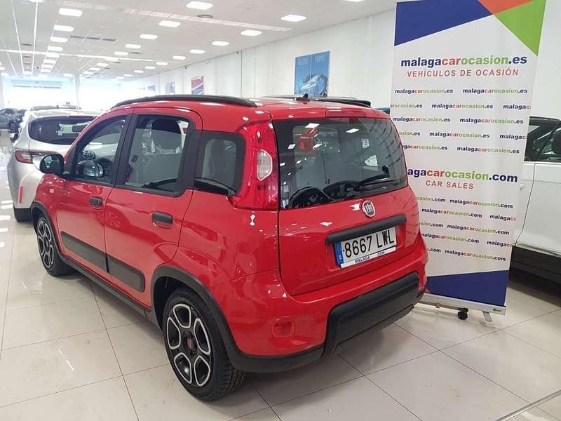 Usado Fiat Panda 69 HP (50 kW) 2022 Vermelho Citadino