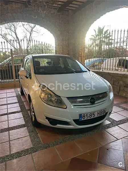Usado Opel Corsa Essentia 85 CV (62 kW) 2010 Blanco Utilitario