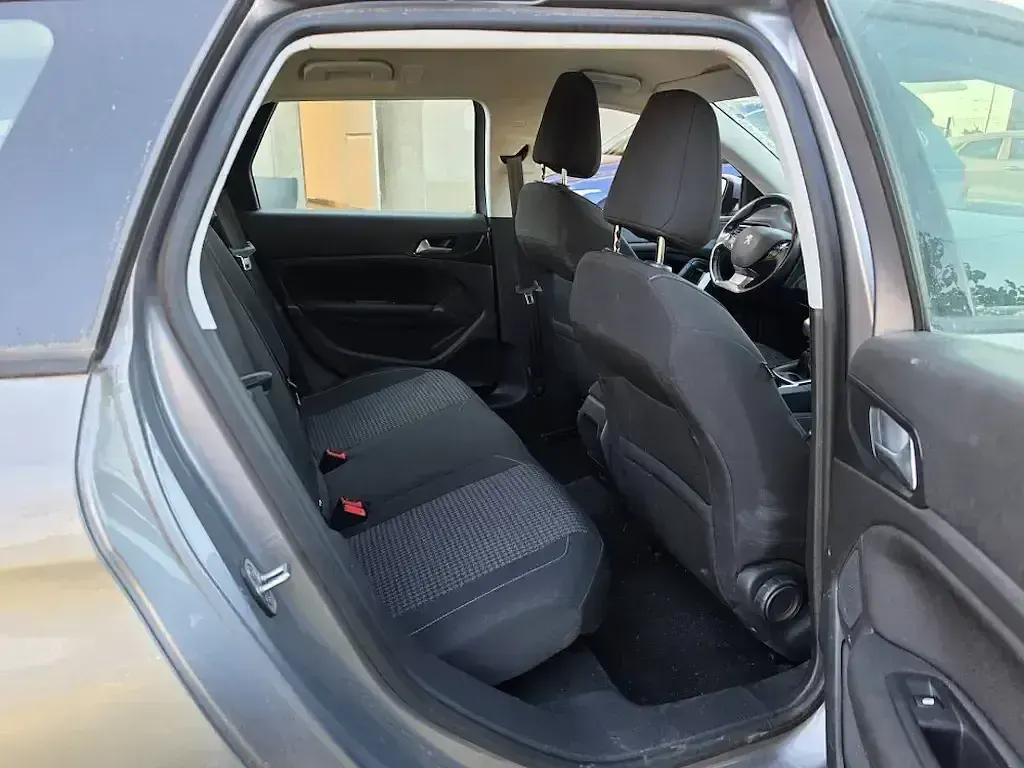 Usado Peugeot 308 SW Active 110 CV (80 kW) 2018 Gris Familiar