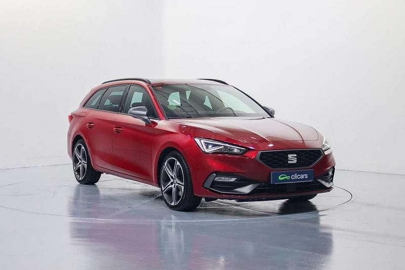 Usado Seat Leon ST FR 150 CV (110 kW) 2021 Rojo Familiar