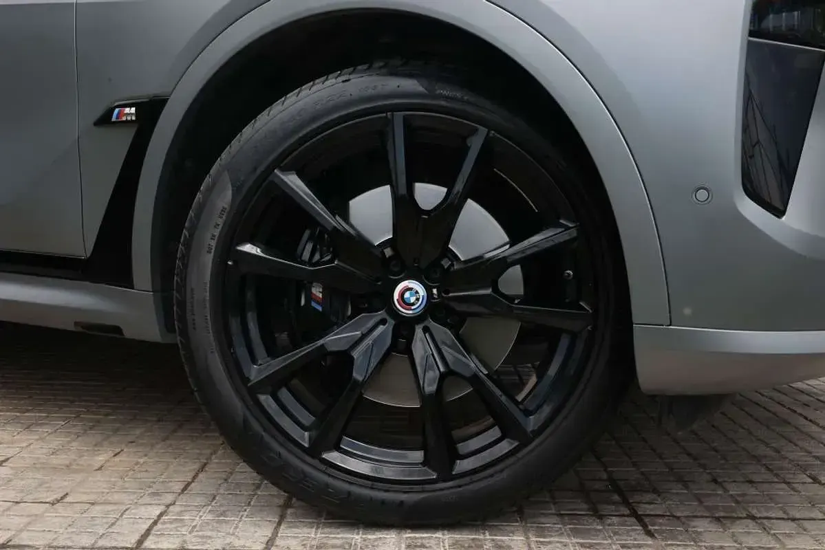 Używany BMW X7 530 KM (389 kW) 2023 Szary SUV