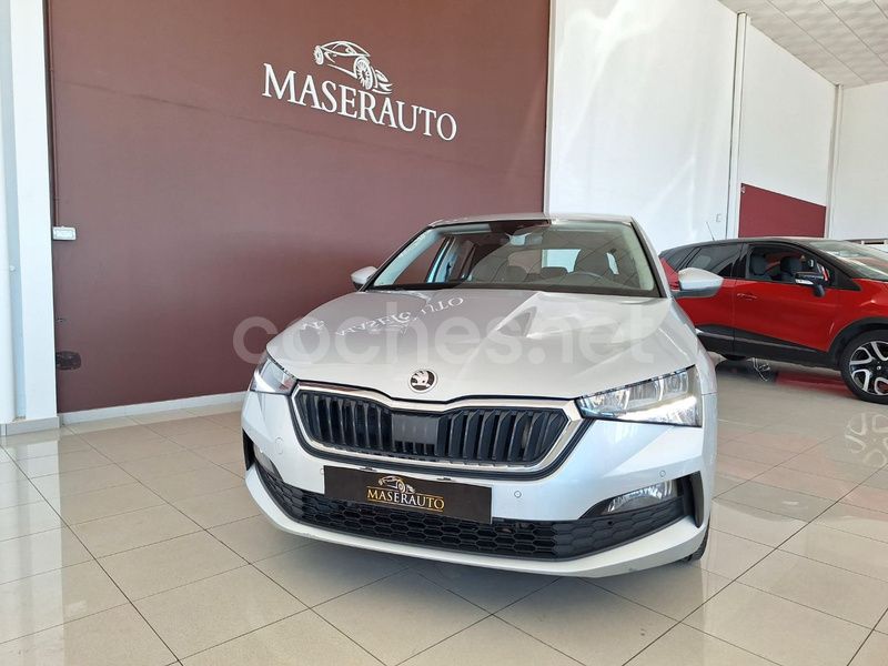 Gris Usado 2020 Skoda Scala Style Utilitario | 16.500 € (Un poco caro) - Imagen 1/4