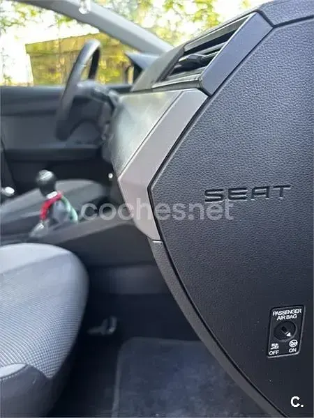 Usado Seat Ibiza Style Plus 80 CV (58 kW) 2019 Gris / plata Utilitario