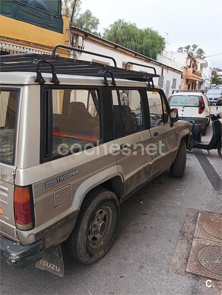 Usado Isuzu Trooper 159 CV (116 kW) 2000 Beige SUV