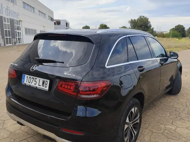 Usado Mercedes GLC220 194 CV (142 kW) 2022 Negro SUV