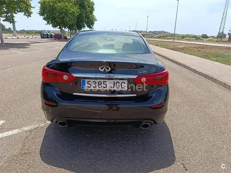 Usado Infiniti Q50 Premium 170 CV (125 kW) 2015 Negro Berlina