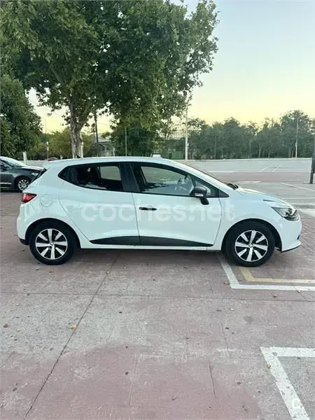 Usado Renault Clio IV Business 75 CV (55 kW) 2015 Blanco Berlina
