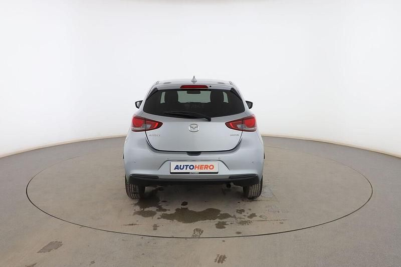 Usado Mazda 2 90 CV (66 kW) 2020 Gris Berlina