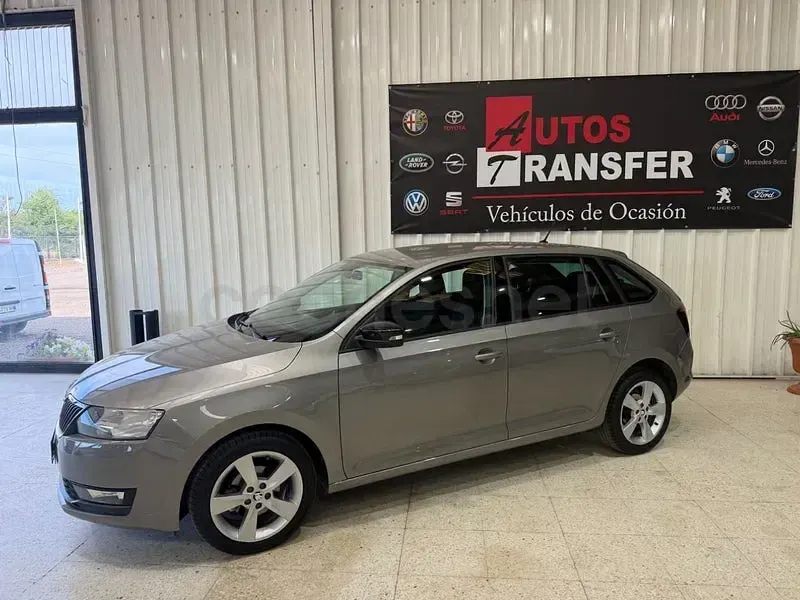 Usado Skoda Rapid Ambition 90 CV (66 kW) 2018 Beige Utilitario