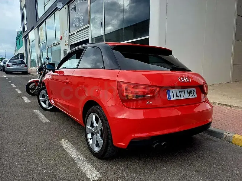 Usado Audi A1 125 CV (91 kW) 2015 Rojo Utilitario