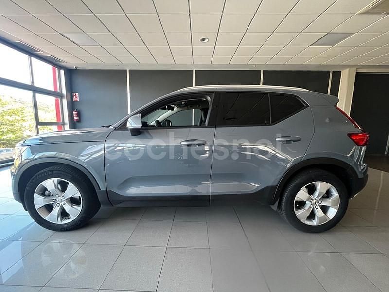 Gris / plata Usado 2020 Volvo XC40 Business Edition SUV | 30.900 € (Un poco caro) - Imagen 1/4