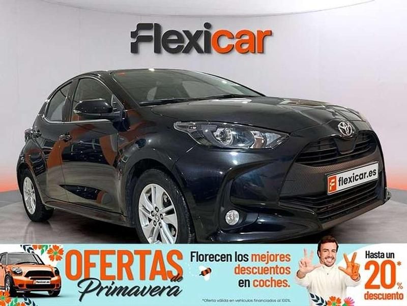 Usado Toyota Yaris Edition 125 CV (91 kW) 2020 Negro Utilitario