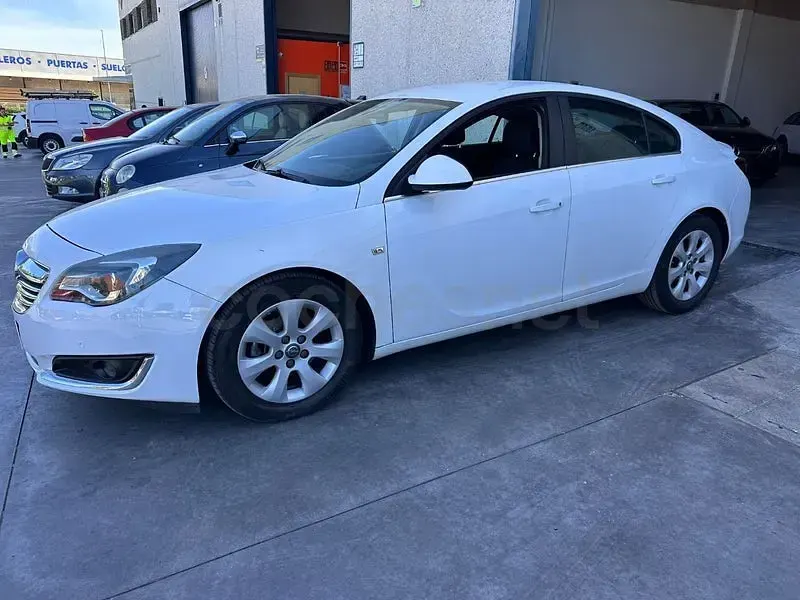 Usado Opel Insignia Excellence 140 CV (102 kW) 2014 Blanco Berlina
