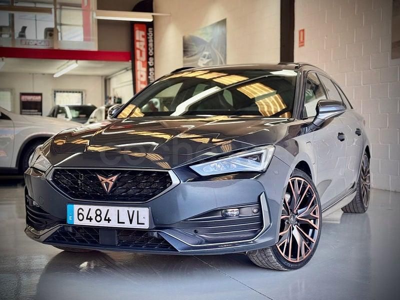 Usado Cupra Leon 245 CV (180 kW) 2021 Gris / plata Familiar