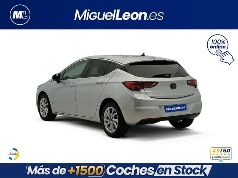 Usado Opel Astra 110 CV (80 kW) 2019 Gris / plata Berlina
