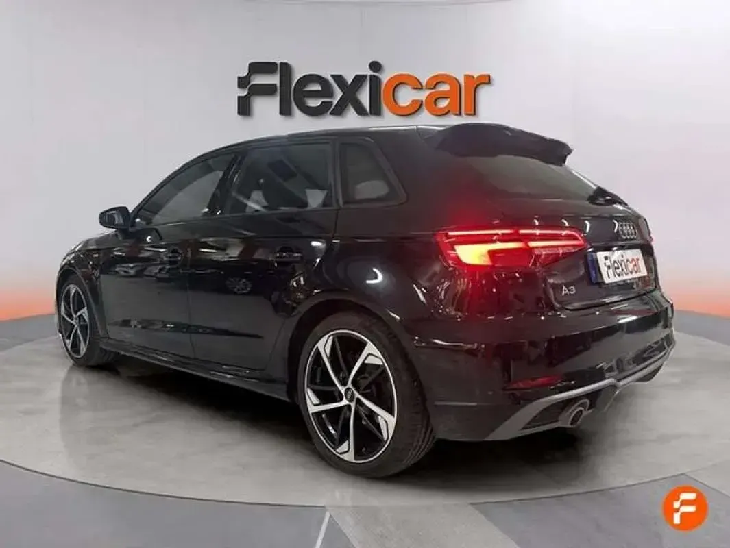 Usado Audi A3 Sportback 116 CV (85 kW) 2020 Negro Utilitario