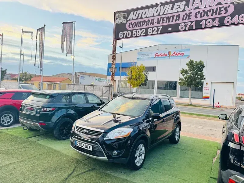 Usado Ford Kuga Titanium 136 CV (100 kW) 2010 Negro SUV