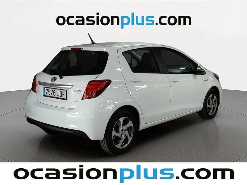 Usado Toyota Yaris Active 100 CV (73 kW) 2015 Blanco Utilitario