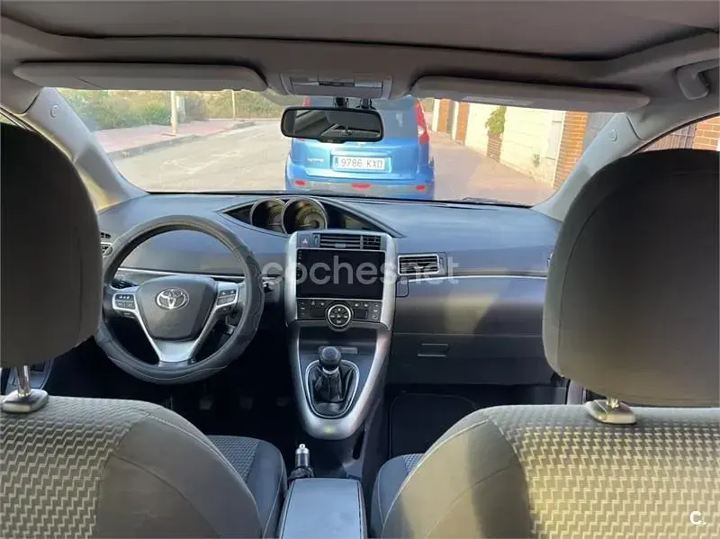 Usado Toyota Verso Advance 112 CV (82 kW) 2016 Gris / plata Monovolumen