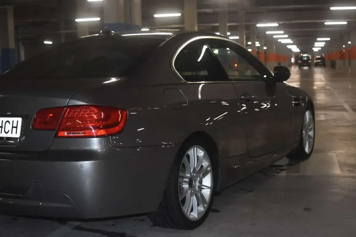 Usado BMW 325 197 CV (144 kW) 2011 Gris Coupe