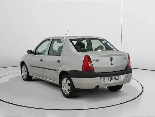 Usado Dacia Logan Lauréate 90 CV (66 kW) 2009 Gris Berlina