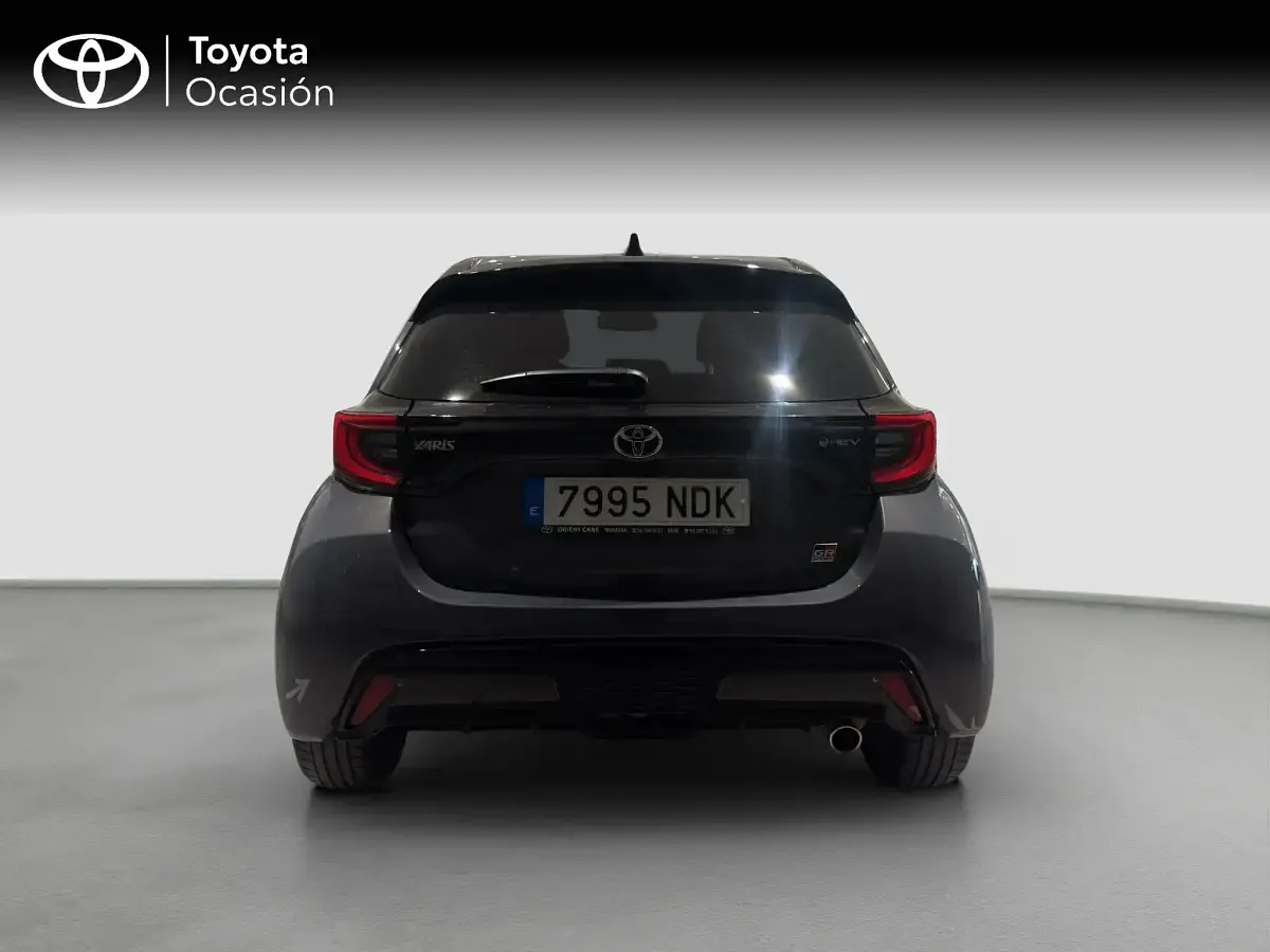 Usado Toyota Yaris Sport 130 CV (95 kW) 2025 Blanco Utilitario