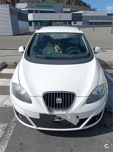 Usado Seat Altea XL Ecomotive 105 CV (77 kW) 2010 Blanco Monovolumen