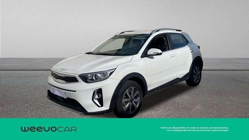 Usado Kia Stonic 84 CV (61 kW) 2023 Blanco SUV