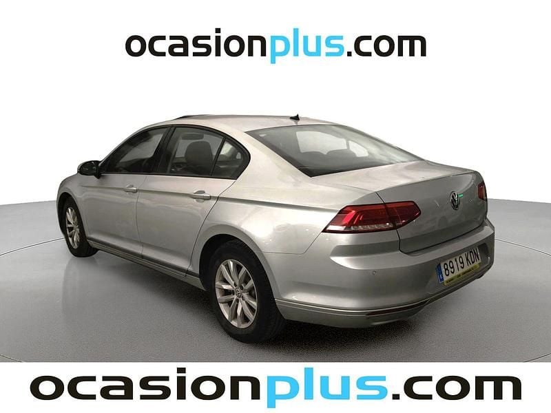 Usado VW Passat Edition 120 CV (88 kW) 2017 Gris plata Berlina