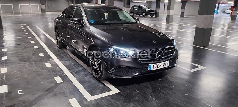 Usado Mercedes E300 306 CV (225 kW) 2020 Gris / plata Berlina