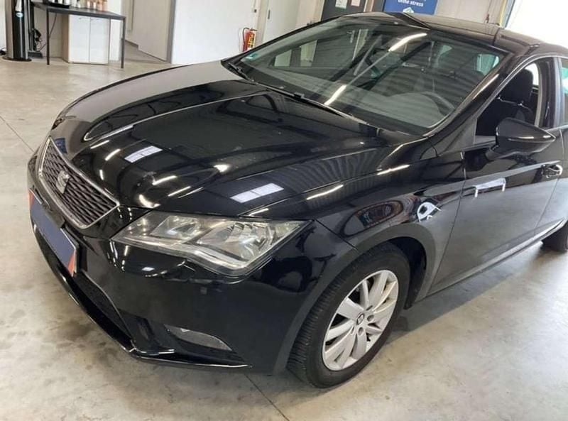 Usado Seat Leon Reference 105 CV (77 kW) 2013 Negro Utilitario