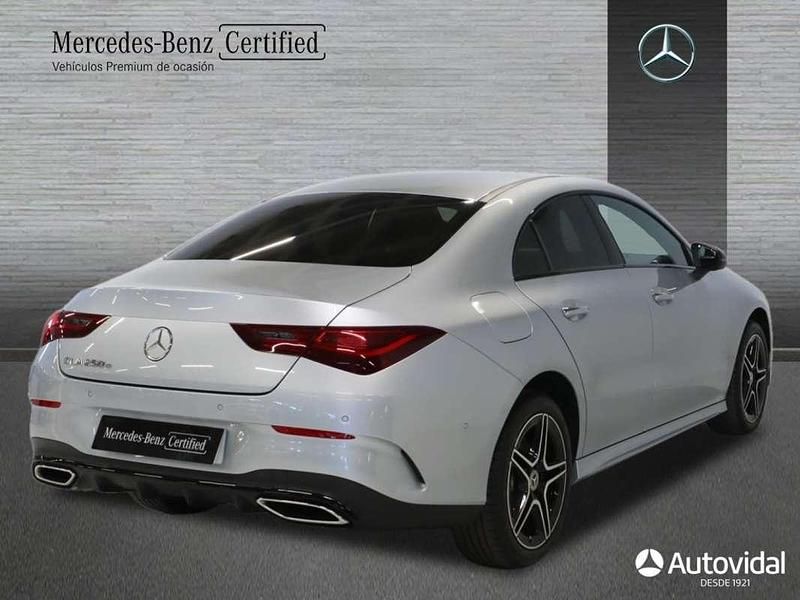 Usado Mercedes CLA250e 218 CV (160 kW) 2024 Plateado Berlina