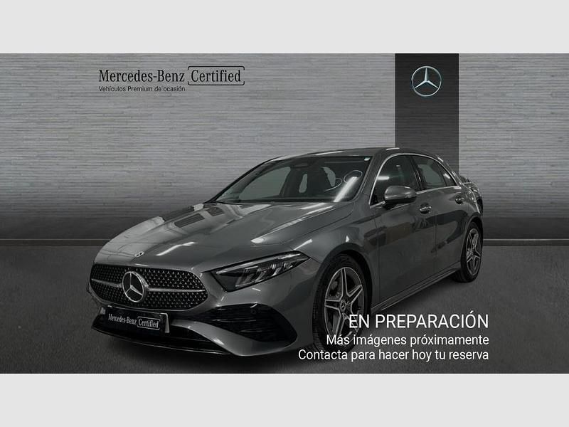 Gris Usado 2025 Mercedes A180 Berlina | 31.990 € (Precio justo) - Imagen 1/4