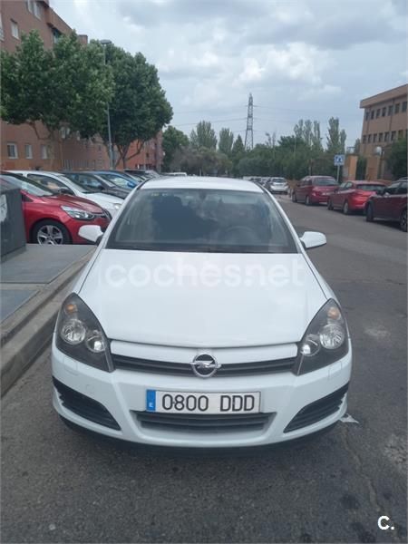 Blanco Usado 2004 Opel Astra Essentia Berlina | 2800 € (Buen precio) - Imagen 1/4